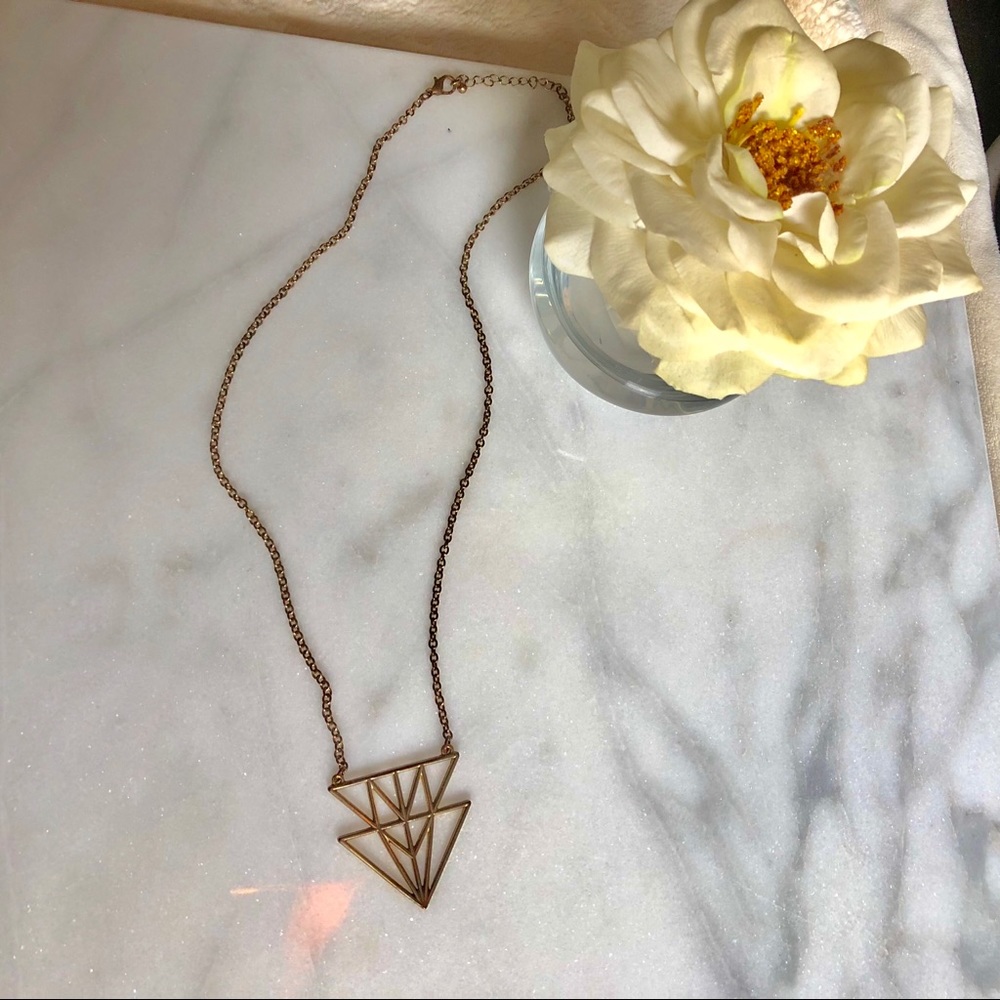 GEOMETRIC GOLD NECKLACE